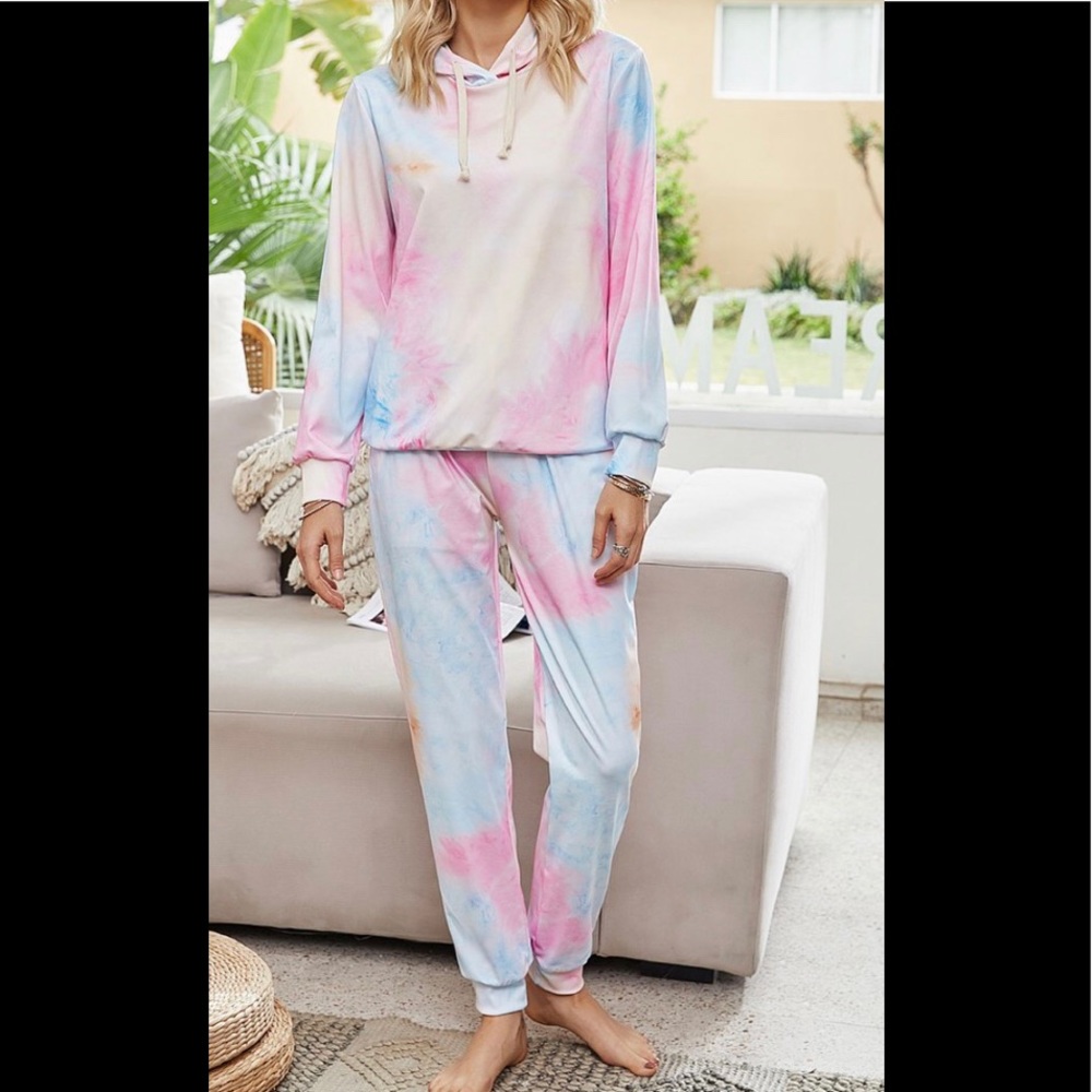 Pink Tye-Dye Hoodie & Joggers 💕